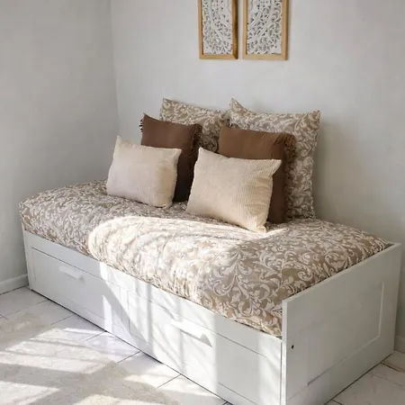 Le Petit Leon Apartment *